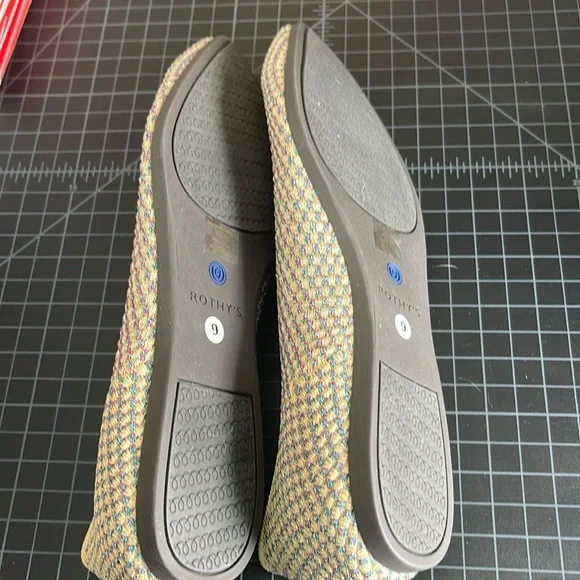 Rothy's The Point Fancy Size 9 (no packaging included) - Picture 2 of 6